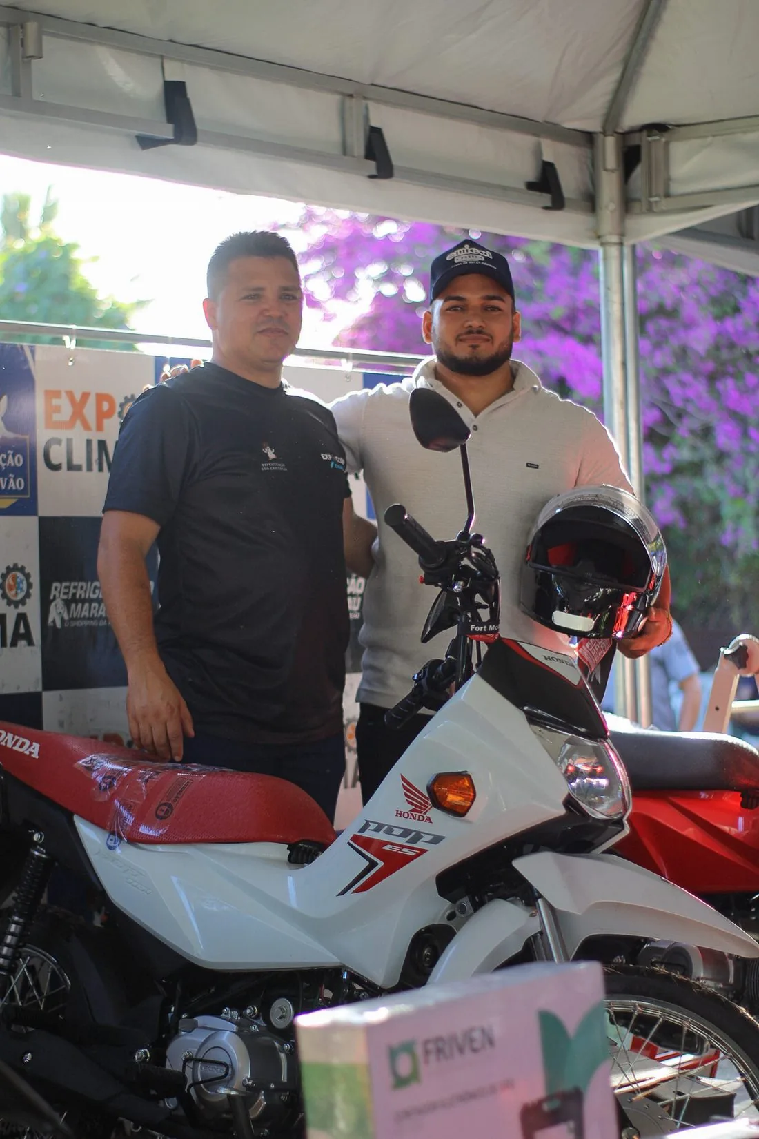 Ganhador com a moto Honda 0km